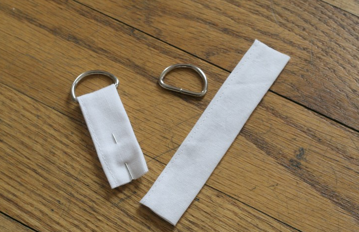 How to Attach D Rings to a Bag