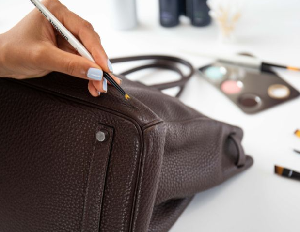 How to Repair a Leather Bag