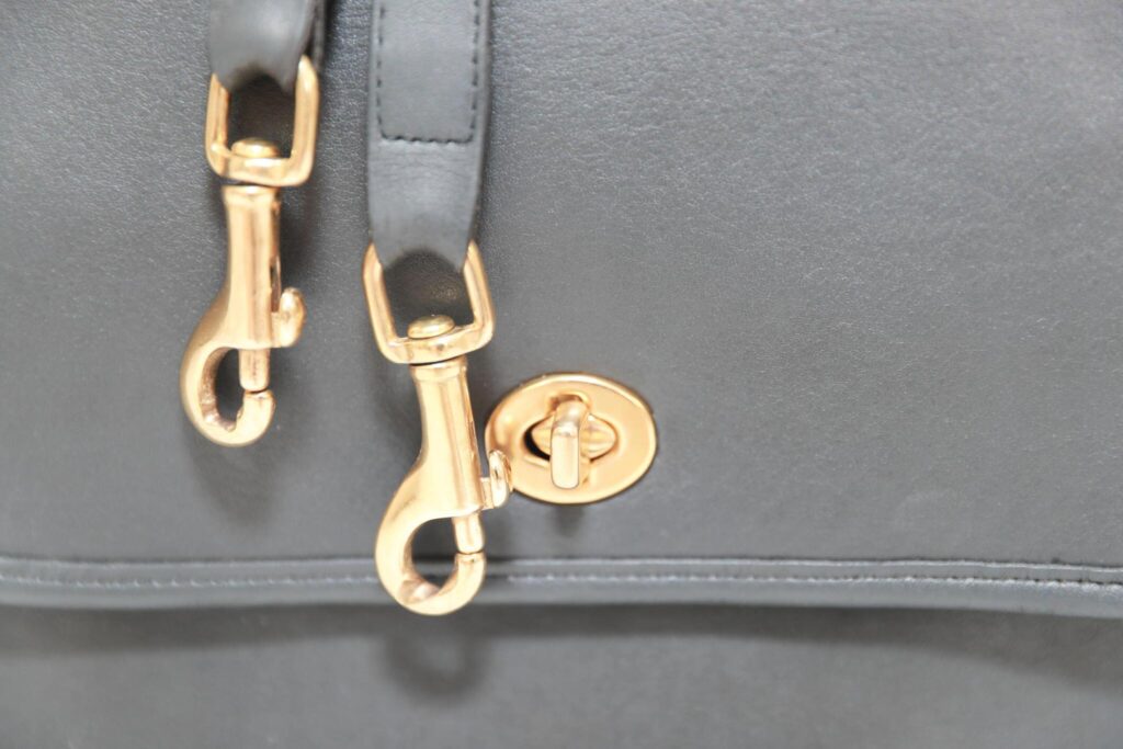 How to Clean Your Marc Jacobs Tote Bag