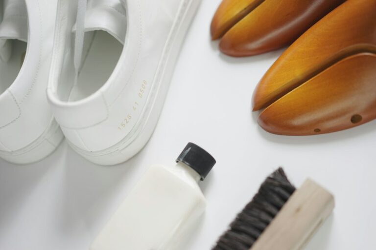 How to Clean White Leather Shoes